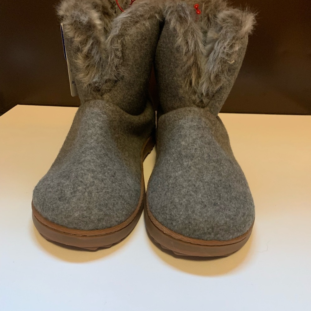 Dearfoams grey slipper shoes 7/8 new with tags